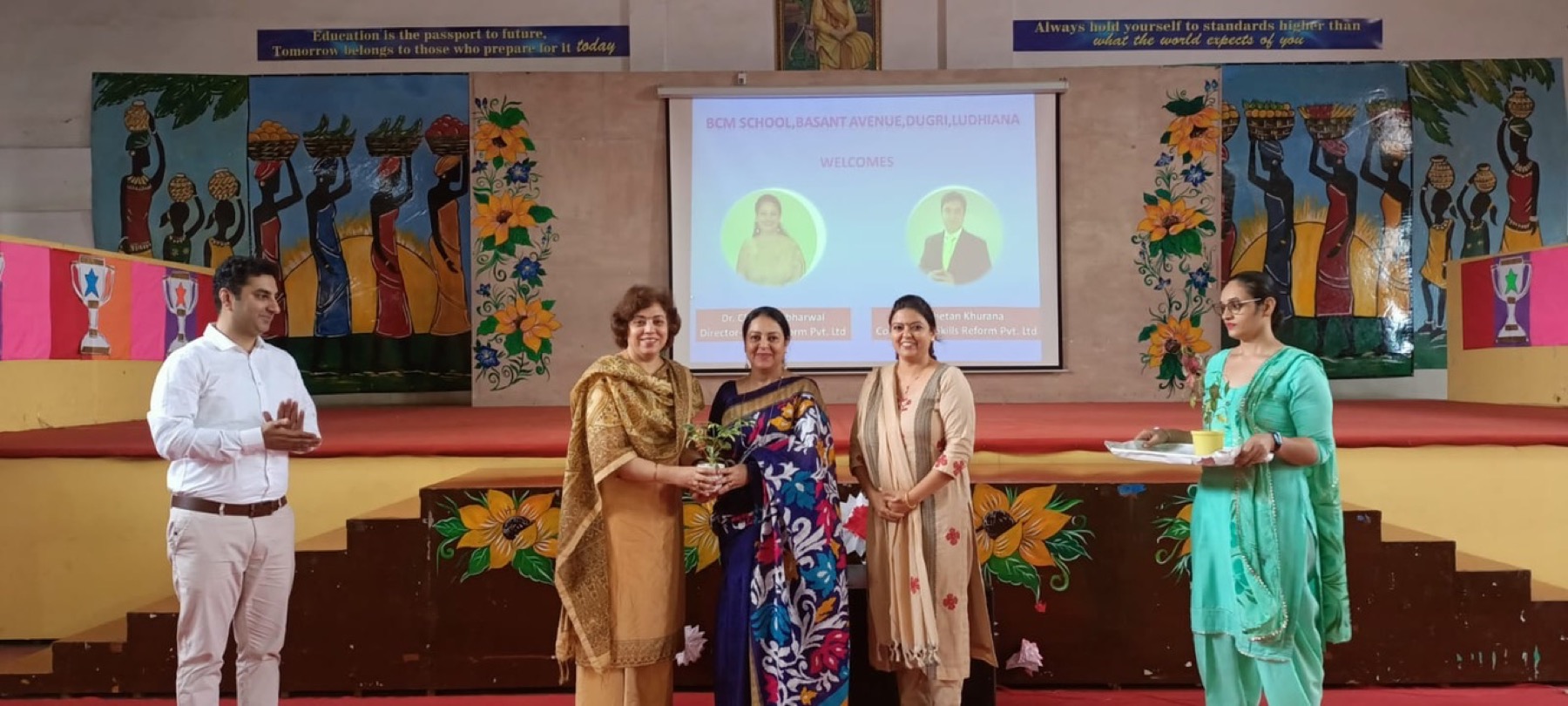 Dr. Chetna Sabharwal at a school leadership felicitation event