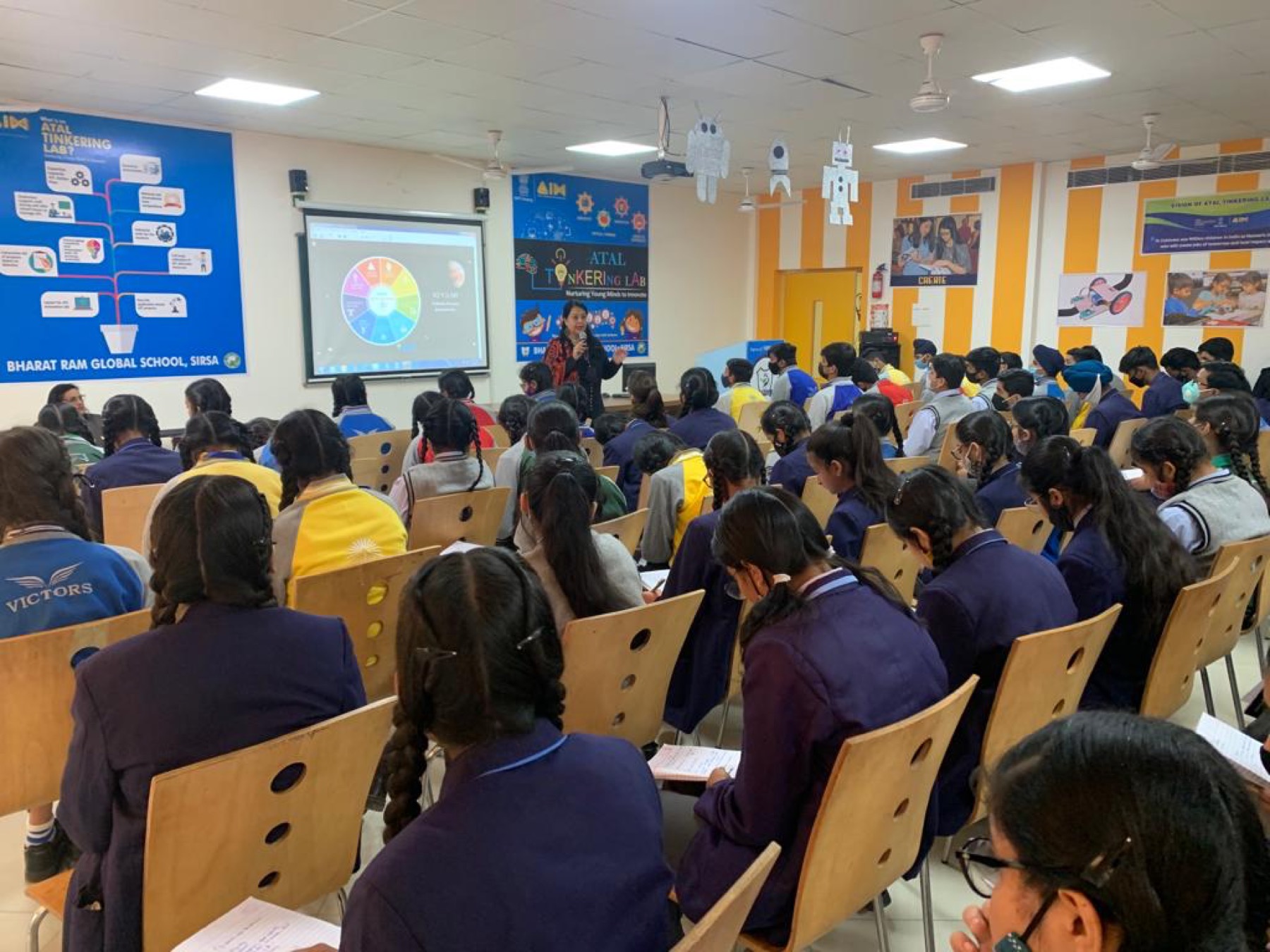 Dr. Chetna Sabharwal leading a future skills classroom session