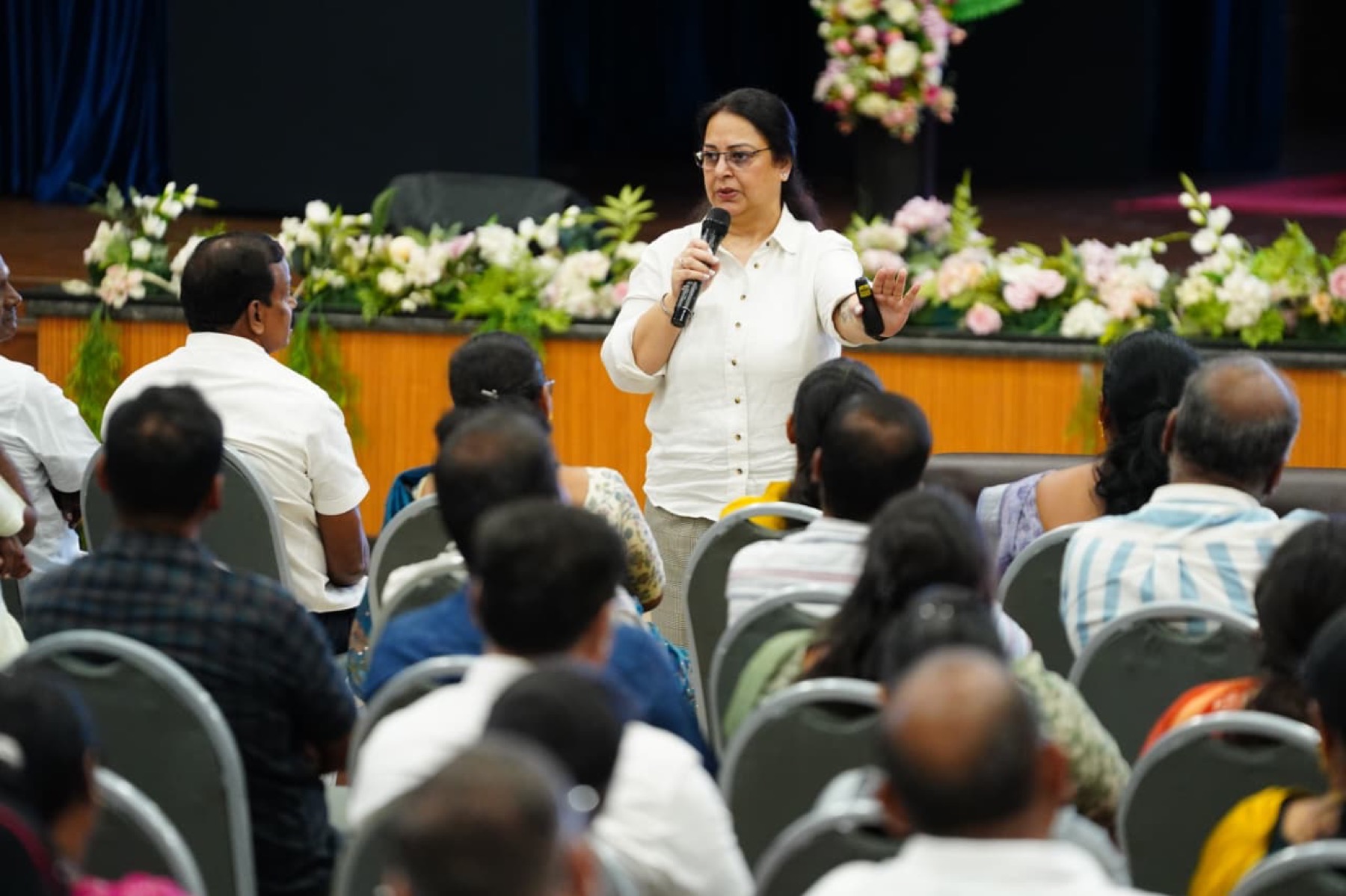 Dr. Chetna Sabharwal leading an educator dialogue session